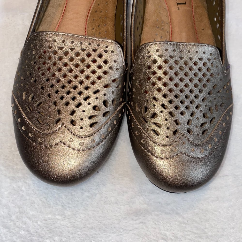 Cobb Hill By New Balance Ivy Pewter Leather Flats Size 7.5m View 6